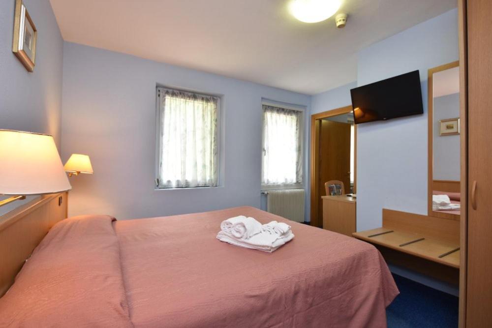 Hotel Villa Agomer Penia Exteriör bild