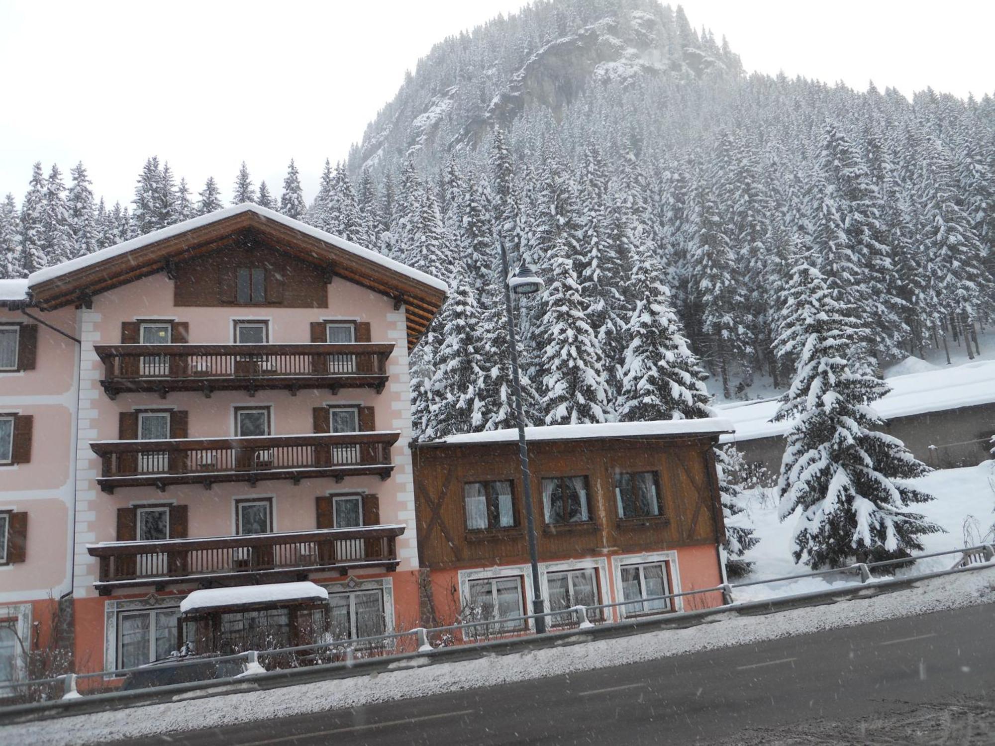 Hotel Villa Agomer Penia Exteriör bild